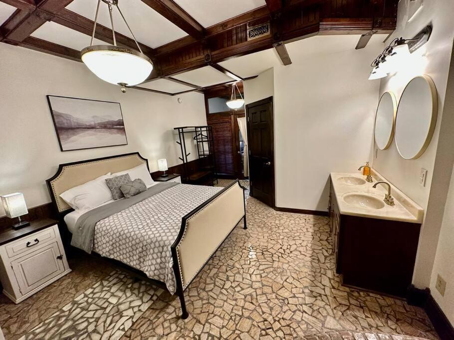 5 Bedroom Estate Near Casino And Downtown بريستول المظهر الخارجي الصورة
