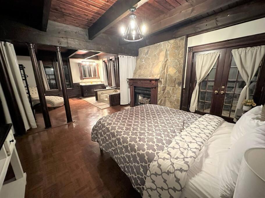 5 Bedroom Estate Near Casino And Downtown بريستول المظهر الخارجي الصورة